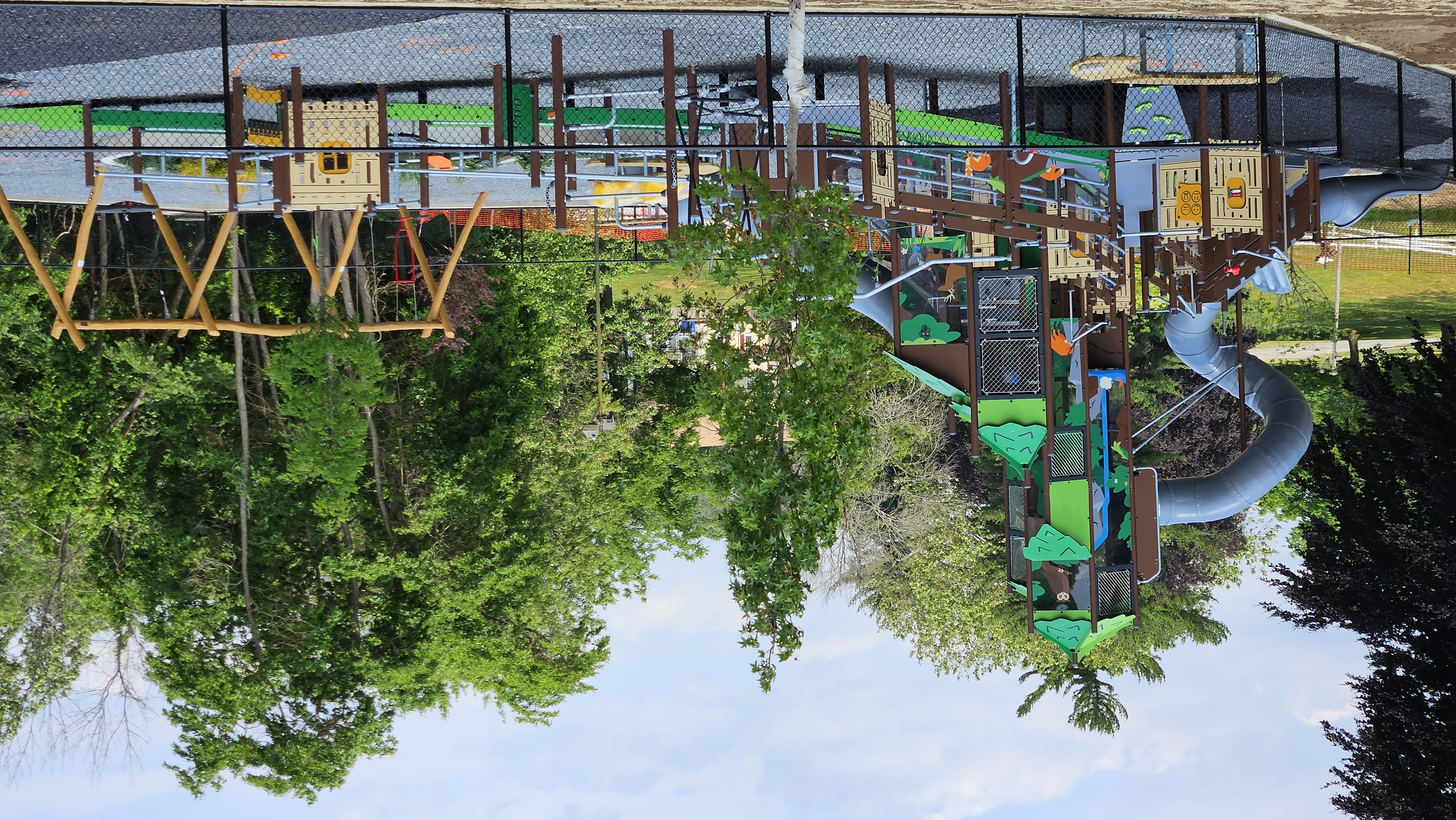 https://delcopa.gov/departments/parks/images/playground.jpg